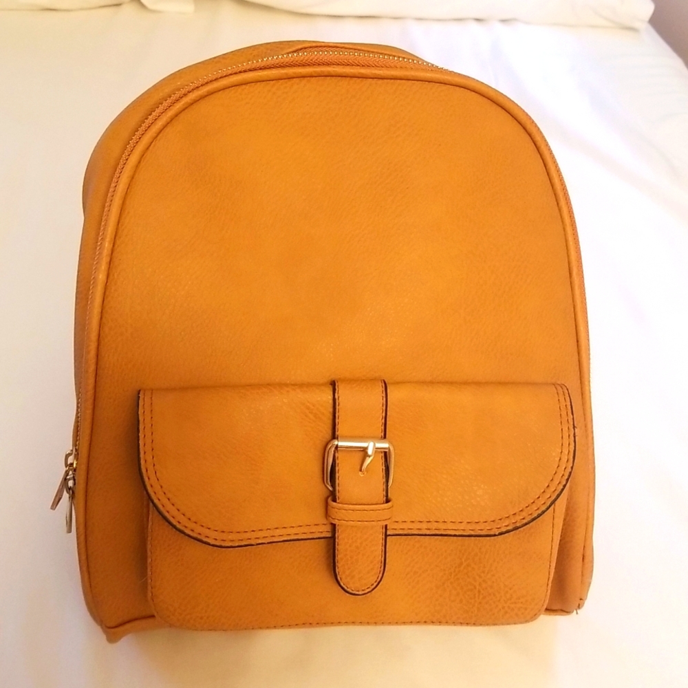 ❤ 🤎NWT Stylish Treasure & Bond  Knapsack